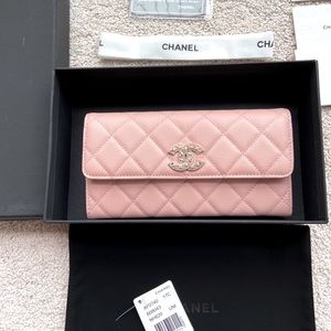 Pink Chanel Continental Wallet. New with tag and box